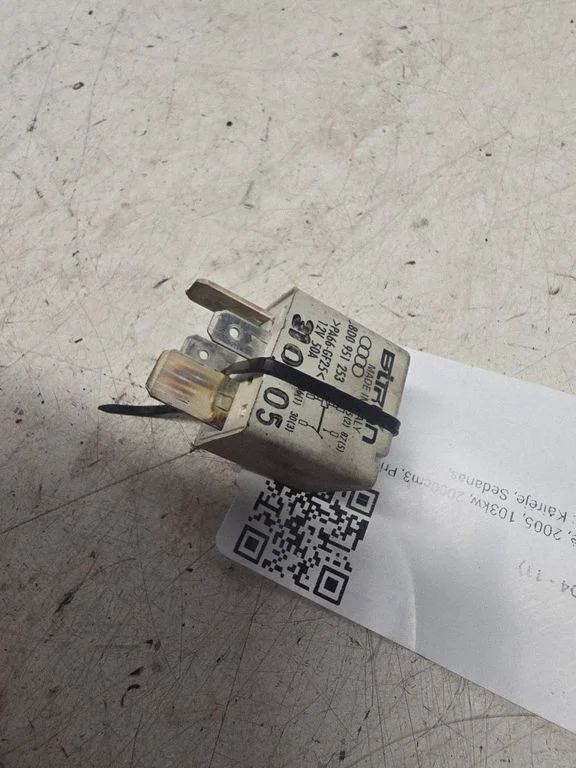 Other relay 8D0951253