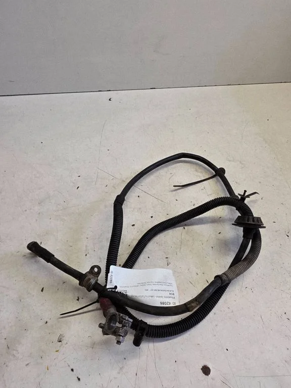 Przewód plusowy (akumulatora) – Audi A4 S4 B6 8E 8H (2001-2005)