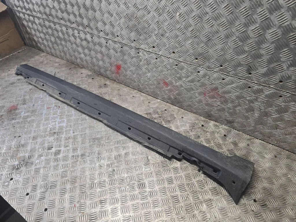 Sill 8E0853860
