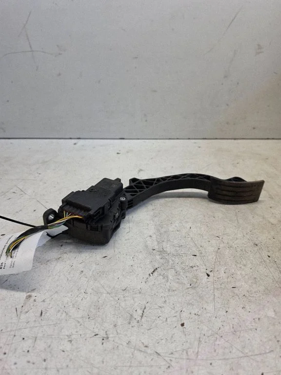 Accelerator throttle pedal 3M519F836AE