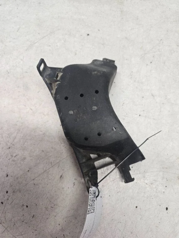 Other engine bay part 4F0971824R