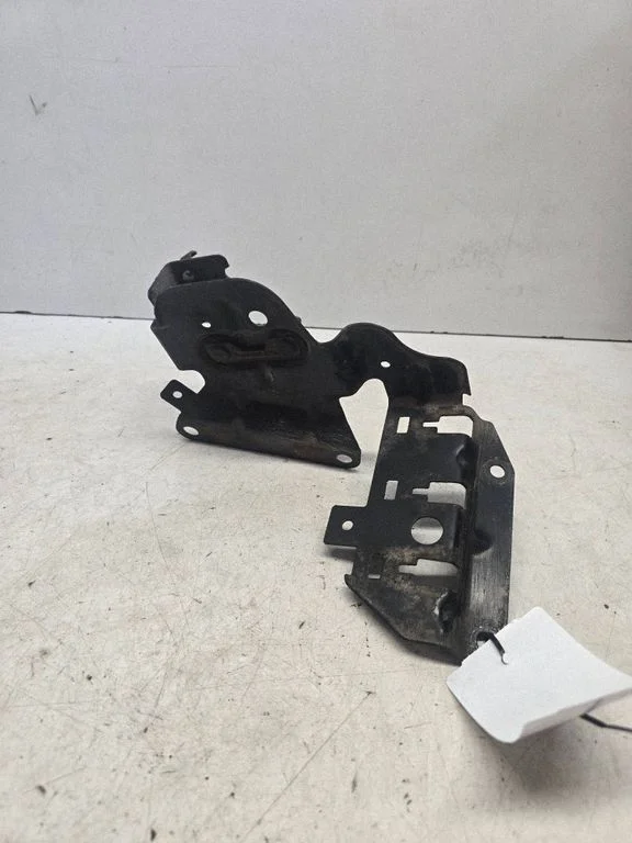 Other engine bay part 03G131133C