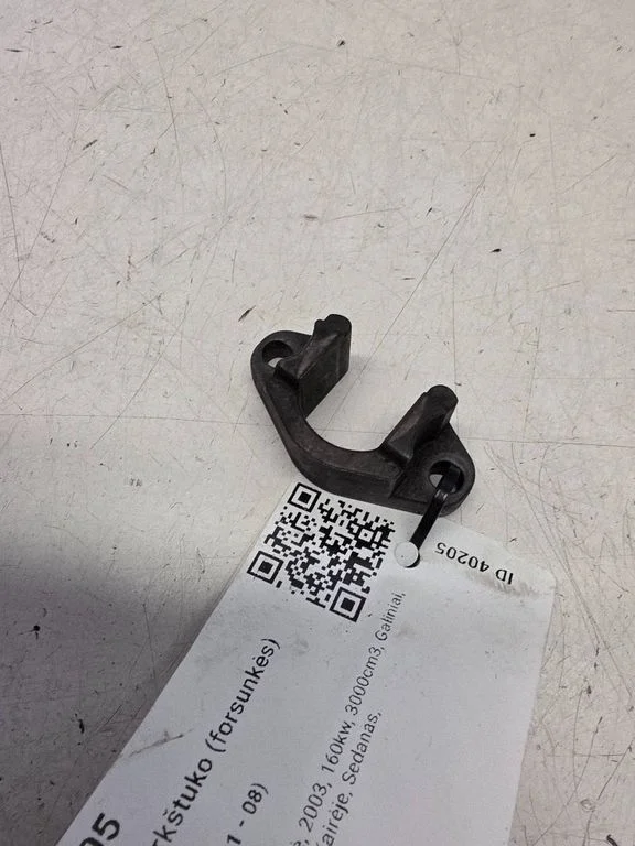 Docisk wtryskiwacza 13537787215