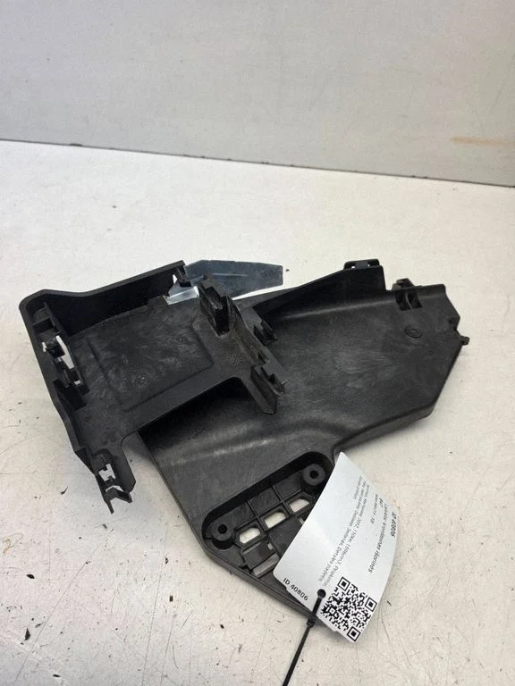 Wspornik klamki zewnętrznej drzwi przednich – Volvo S60 (2011-2013)
