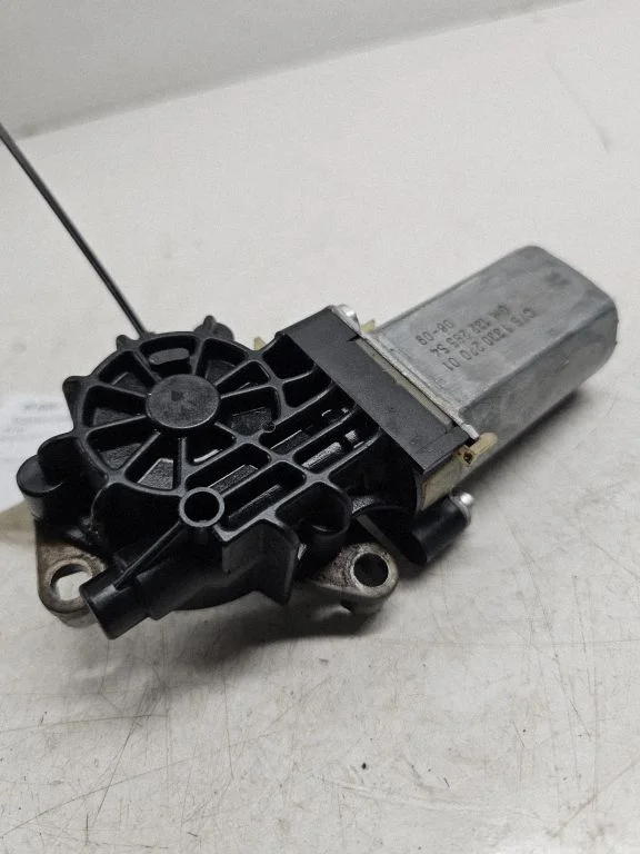 Sudedamo stogo mechanizmo varikliukas