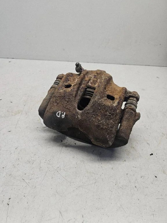 Front brake caliper – right