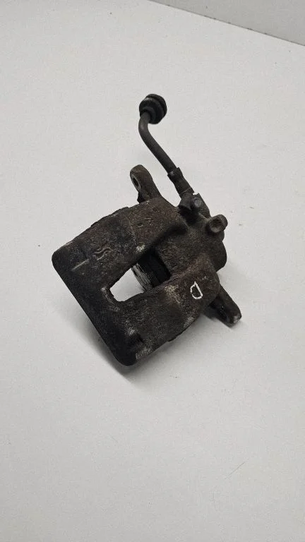 Front brake caliper – right