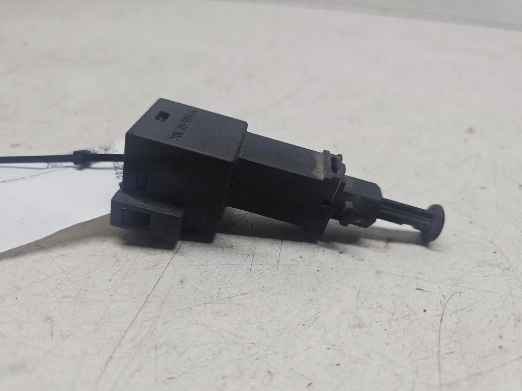 Brake pedal sensor switch 109001