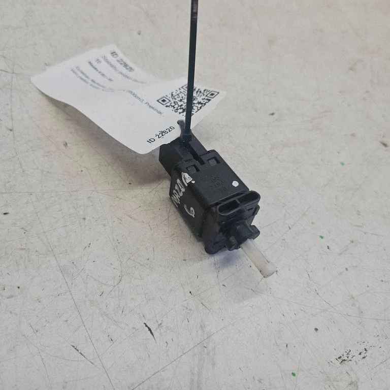 Brake pedal sensor switch GJ6E