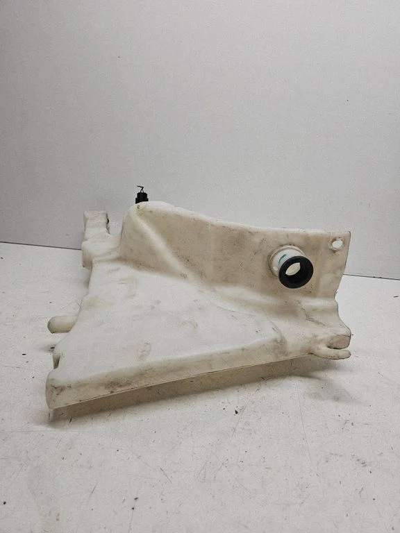 Windshield washer fluid reservoir/tank – Jaguar XF X250 (2007-2015)
