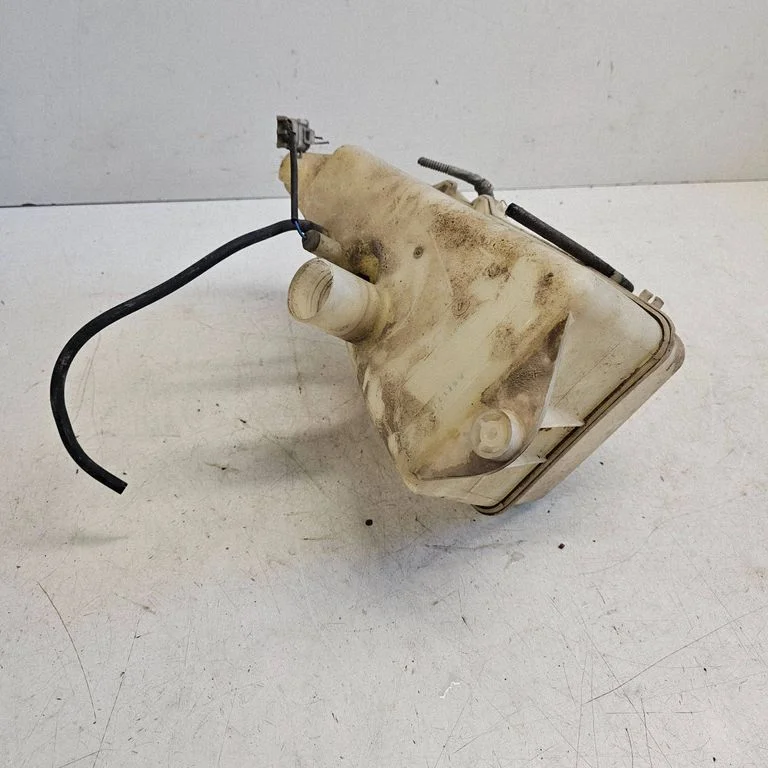 Windshield washer fluid reservoir/tank 9190692