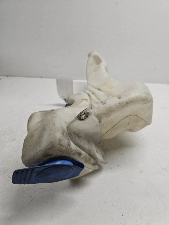 Windshield washer fluid reservoir/tank 8D0955453