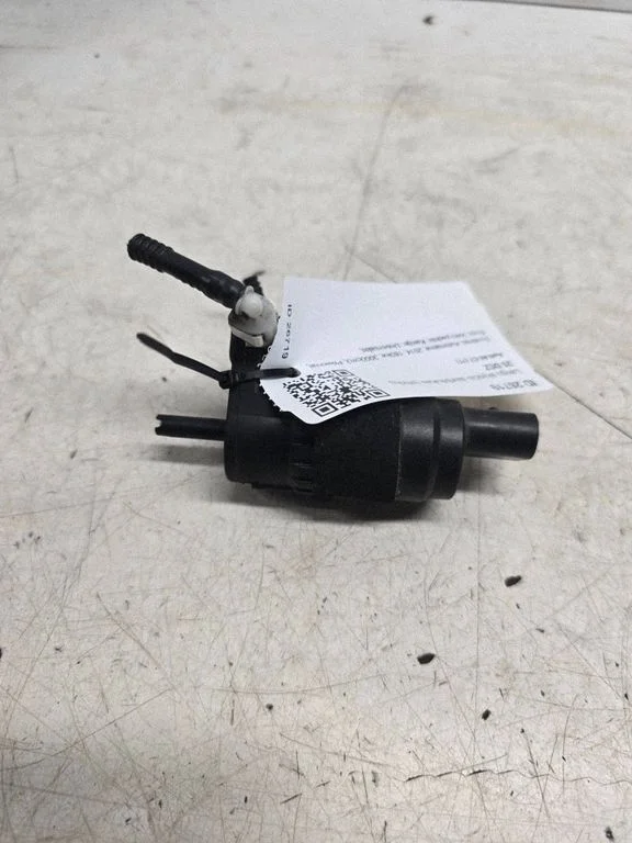 Windscreen/windshield washer pump 8K9955647