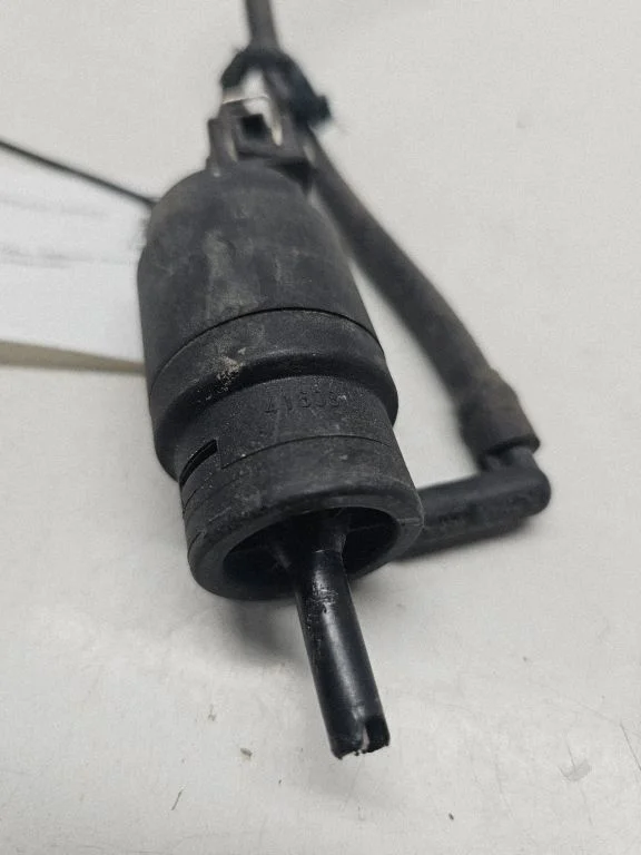 Windscreen/windshield washer pump 24439253
