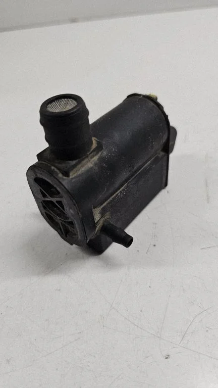 Klaasipesuvedeliku pump (klaaside) – KIA Sorento (2002-2009)