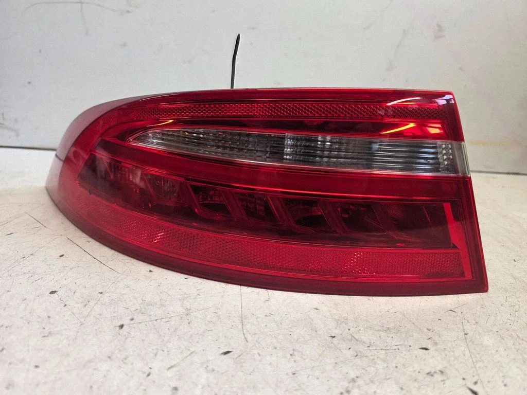 Tagatuli keres – Jaguar XE (2015-)