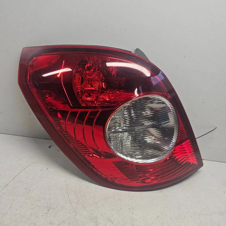 Lampa tylna w błotniku – lewy tył