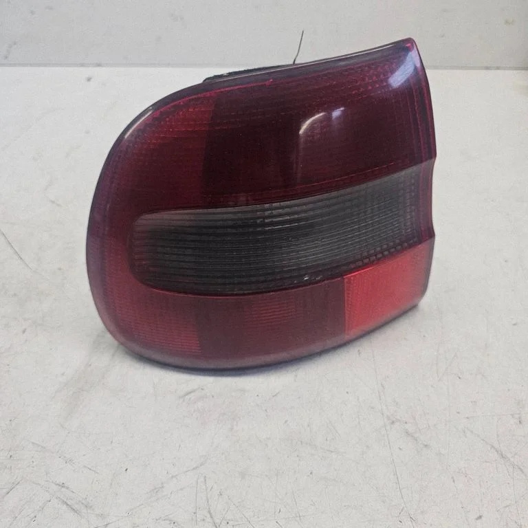 Lampa tylna w błotniku 308019
