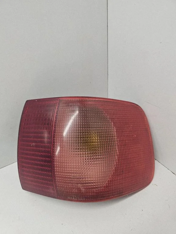 Rear/tail lights 8A0945096D