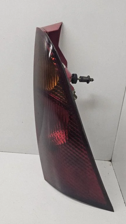 Lampa tylna w błotniku 1M5113405