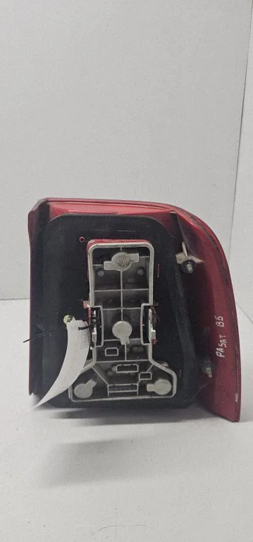 Rear/tail lights 3B5945095G