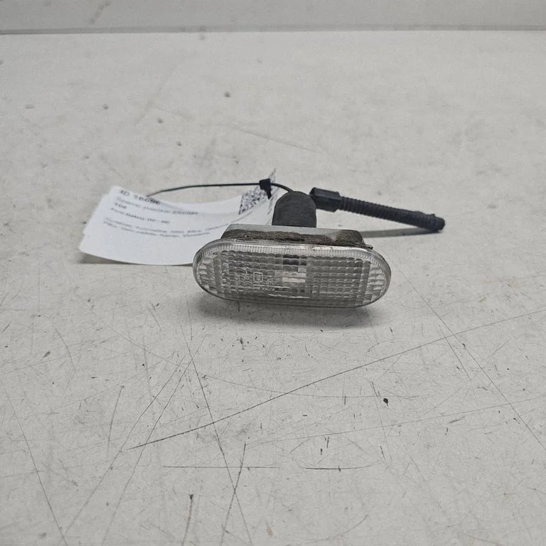 Front fender indicator light 1J5949117A
