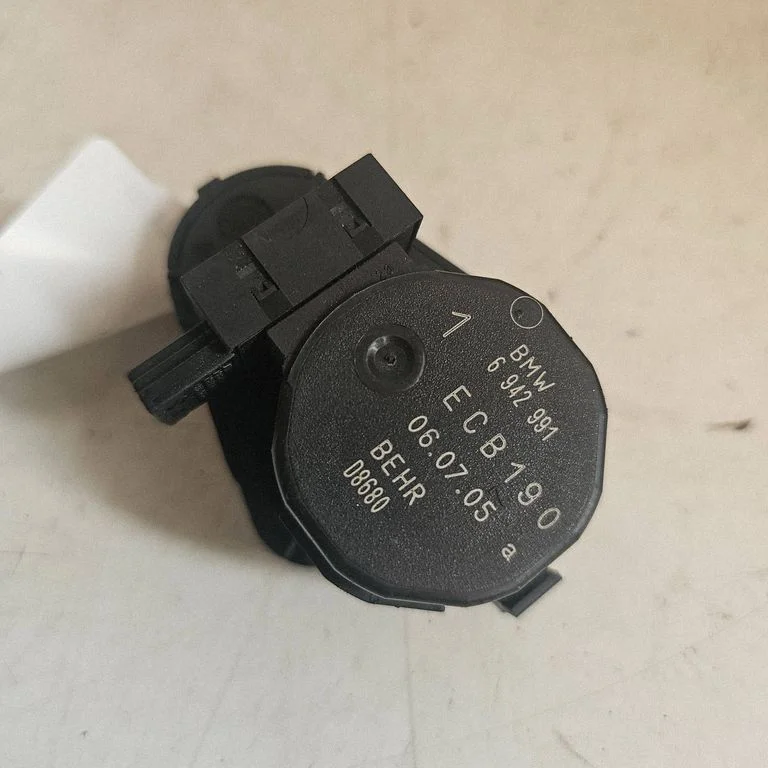 Air flap motor/actuator 6942991