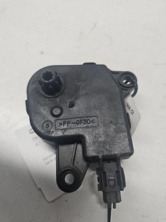 Gaisa aizvara motoriņš/aktuators 04885465AAC