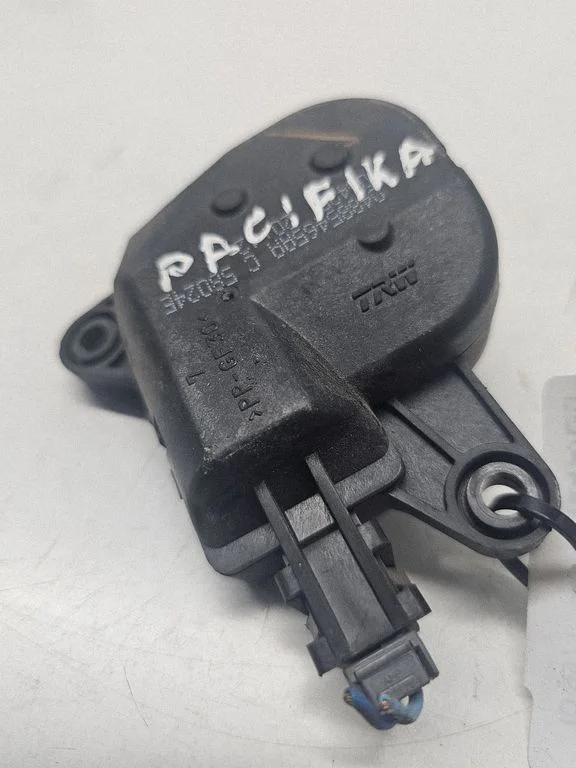 Gaisa aizvara motoriņš/aktuators 04885465AA
