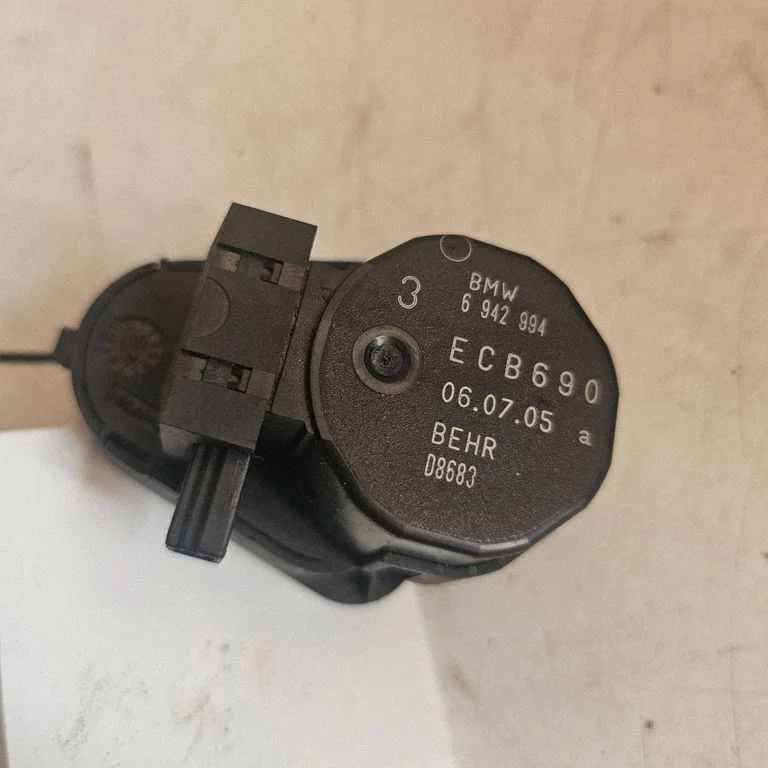 Air flap motor/actuator 6942994