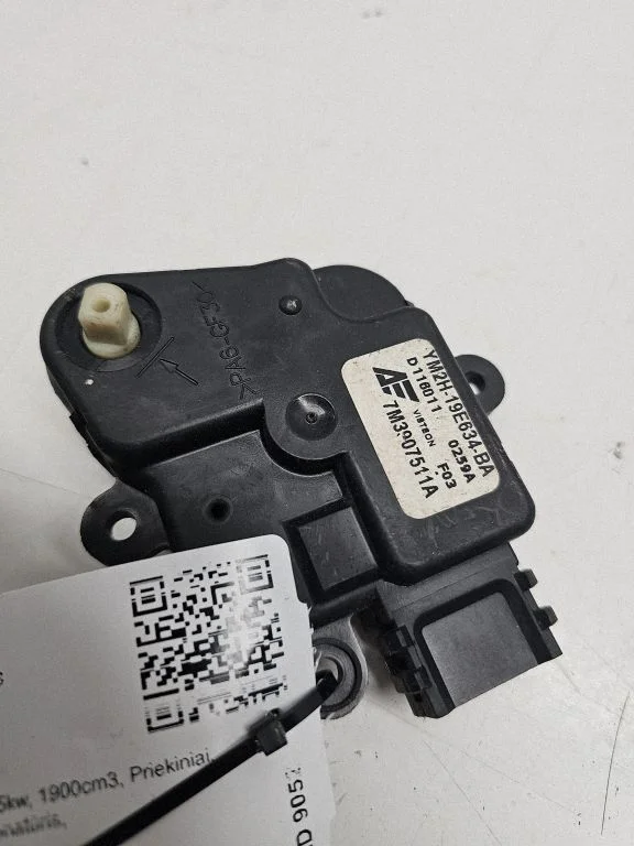 Air flap motor/actuator 7M3907511A