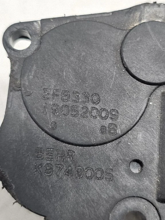 Gaisa aizvara motoriņš/aktuators K9749005