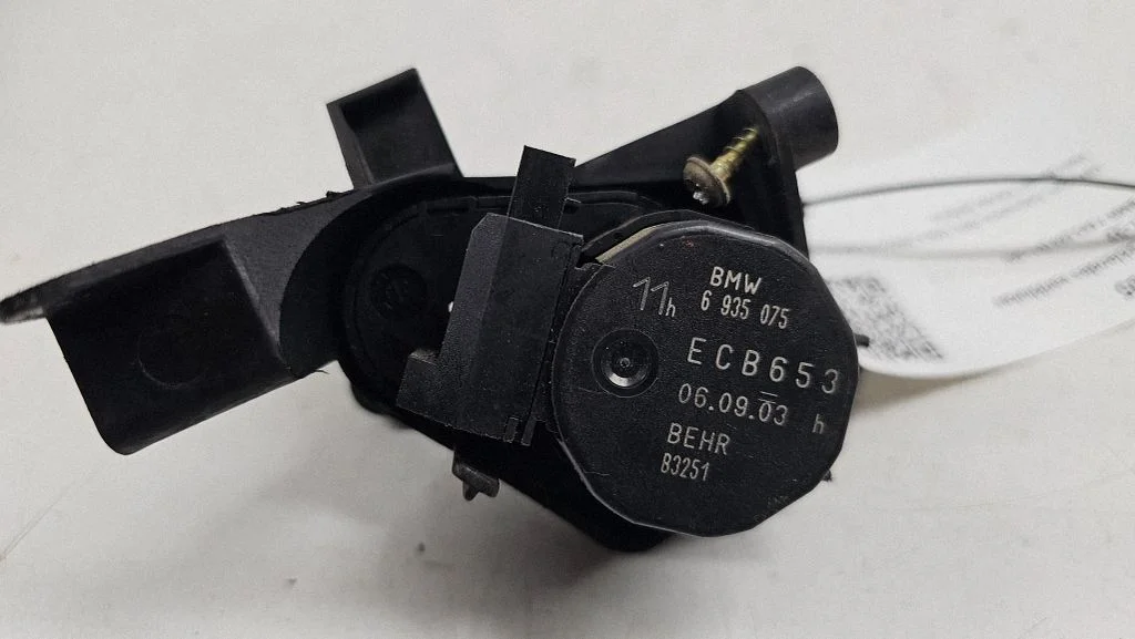 Air flap motor/actuator 6935075