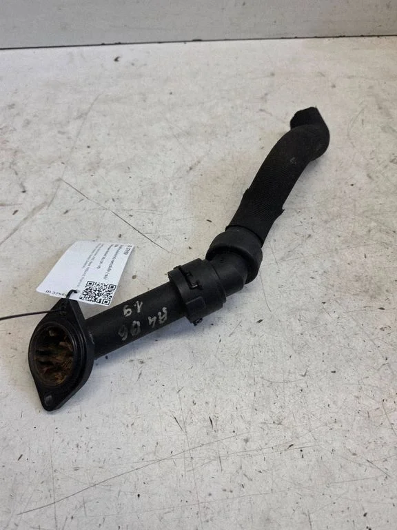 Engine coolant pipe/hose 06B121121