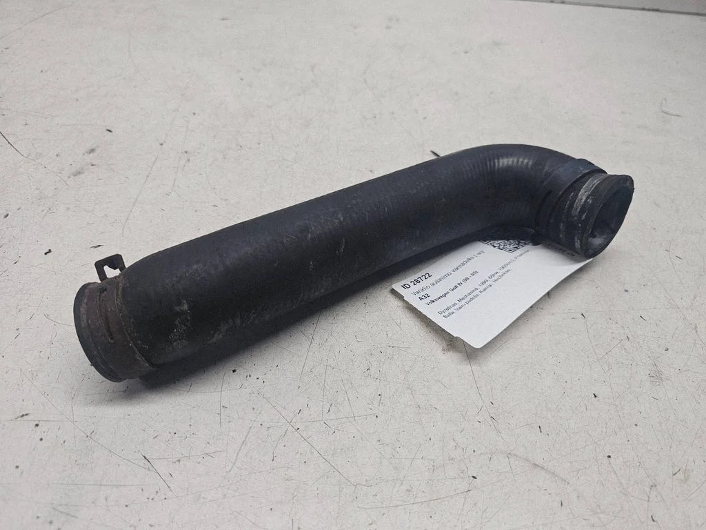 Engine coolant pipe/hose