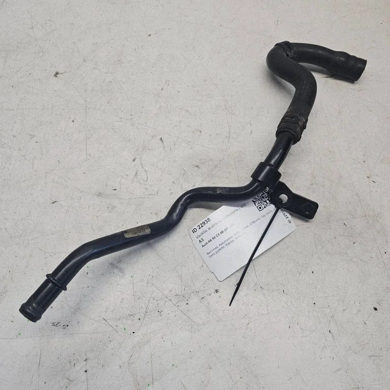 Przewody układu chłodzenia silnika 078121065J