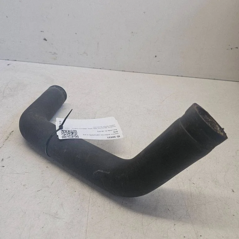 Engine coolant pipe/hose