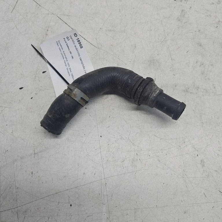 Engine coolant pipe/hose