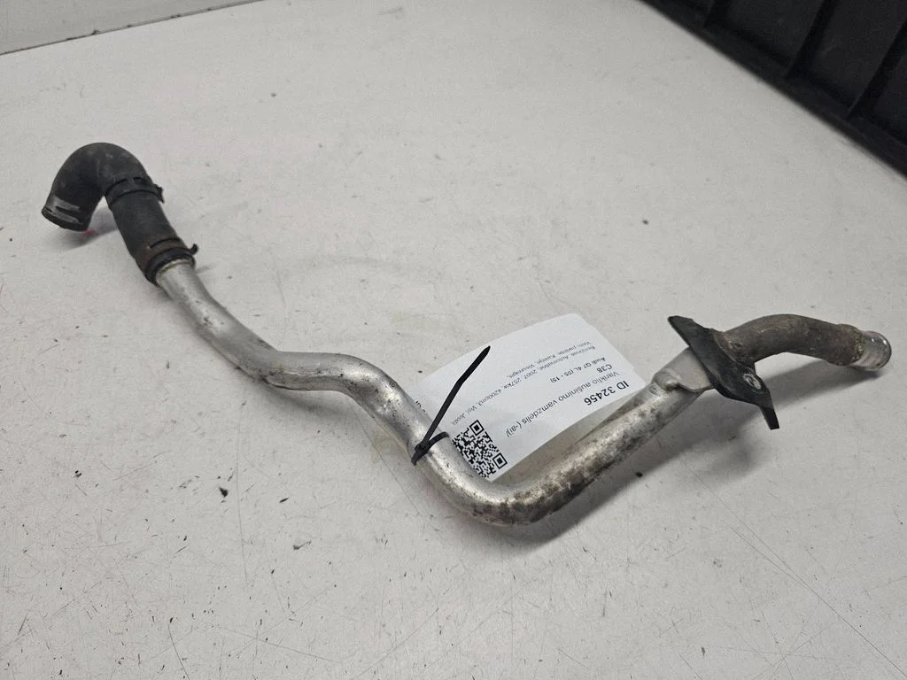 Engine coolant pipe/hose