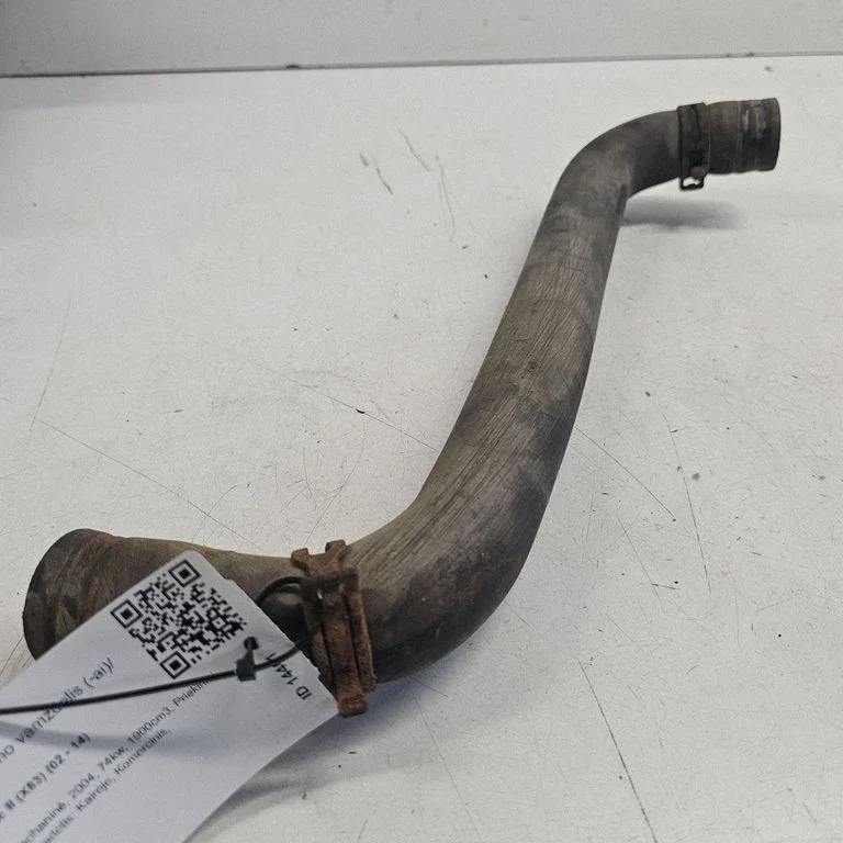Engine coolant pipe/hose