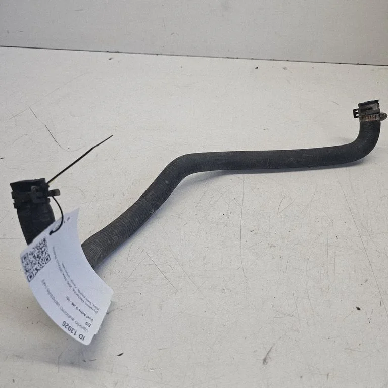Engine coolant pipe/hose