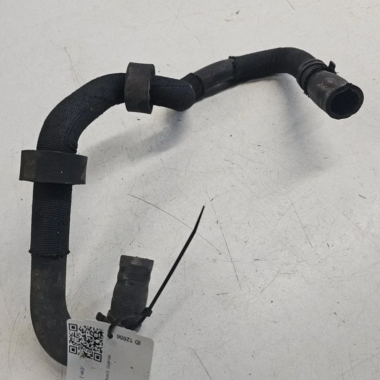 Engine coolant pipe/hose