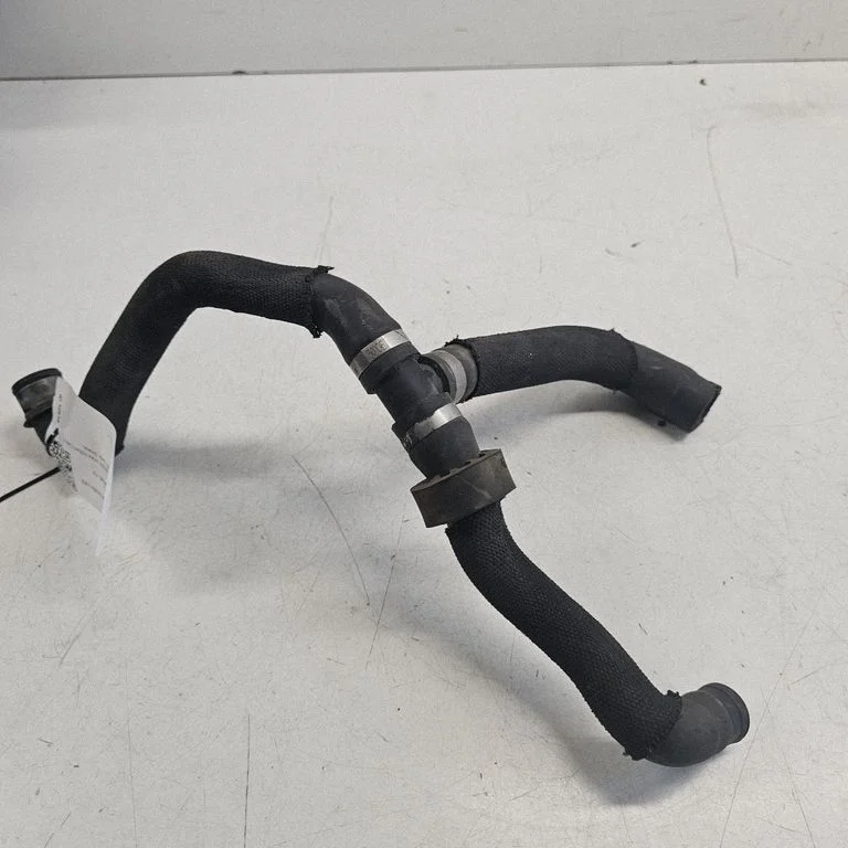 Engine coolant pipe/hose 2022133