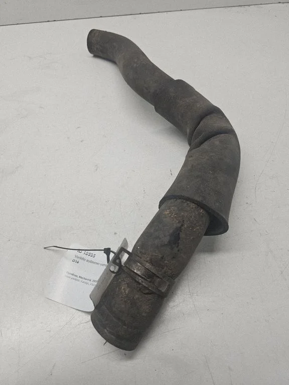 Engine coolant pipe/hose