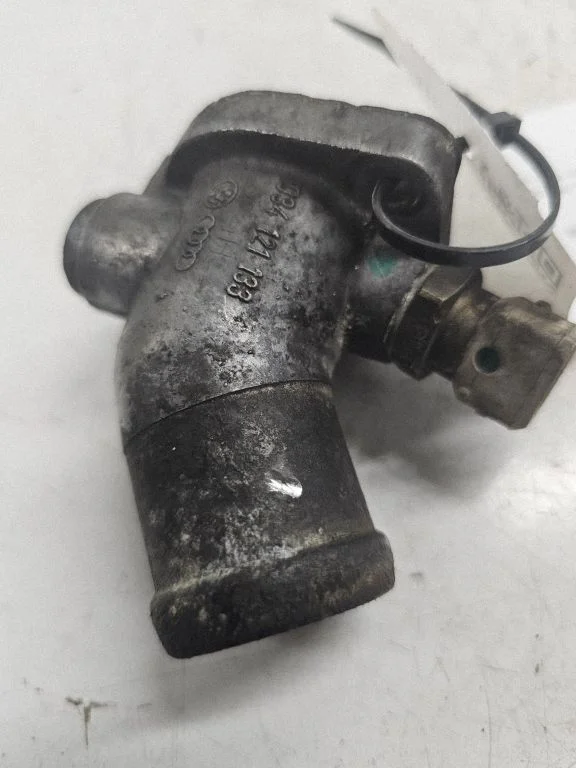 Engine coolant pipe/hose 034121133