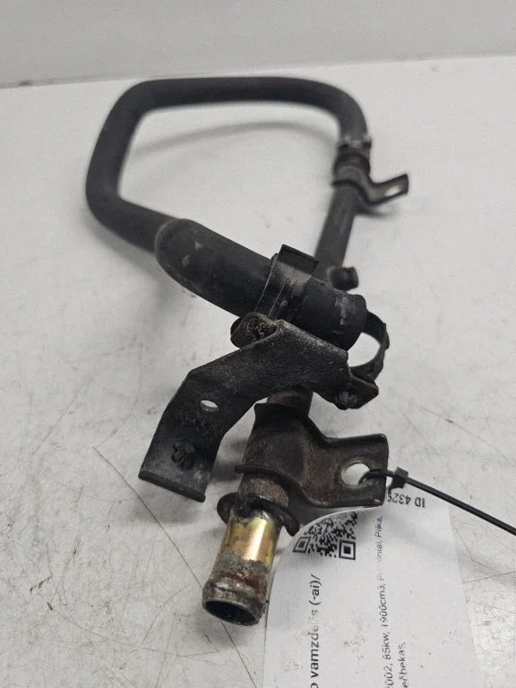 Engine coolant pipe/hose