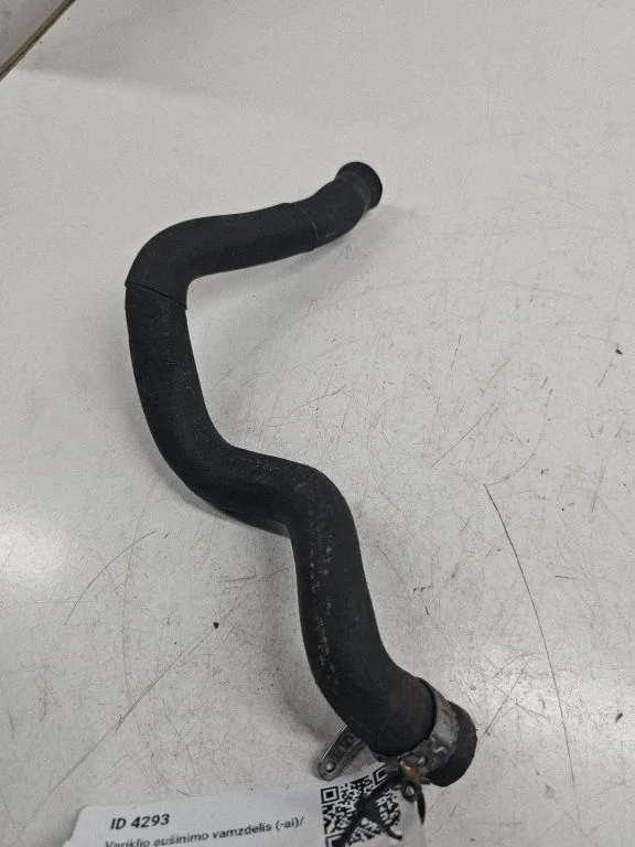 Engine coolant pipe/hose
