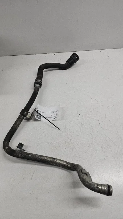 Engine coolant pipe/hose