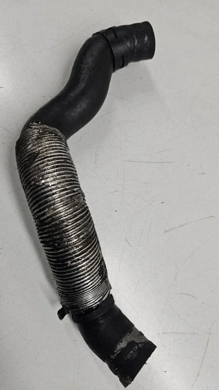 Engine coolant pipe/hose
