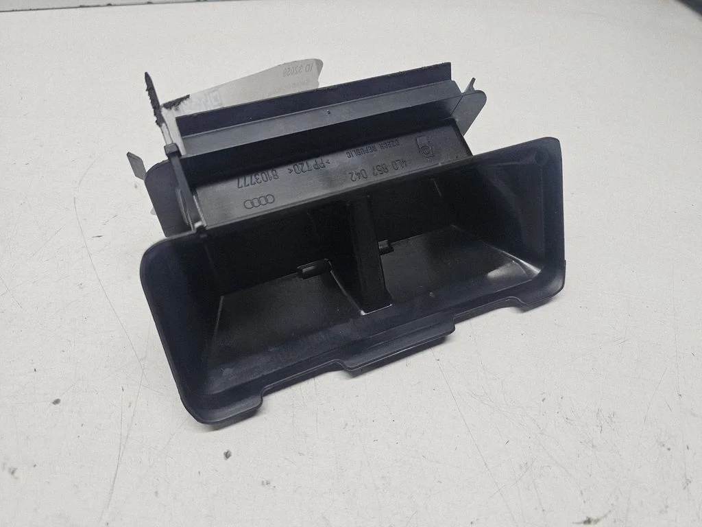 Cabin air duct channel 4L0857042